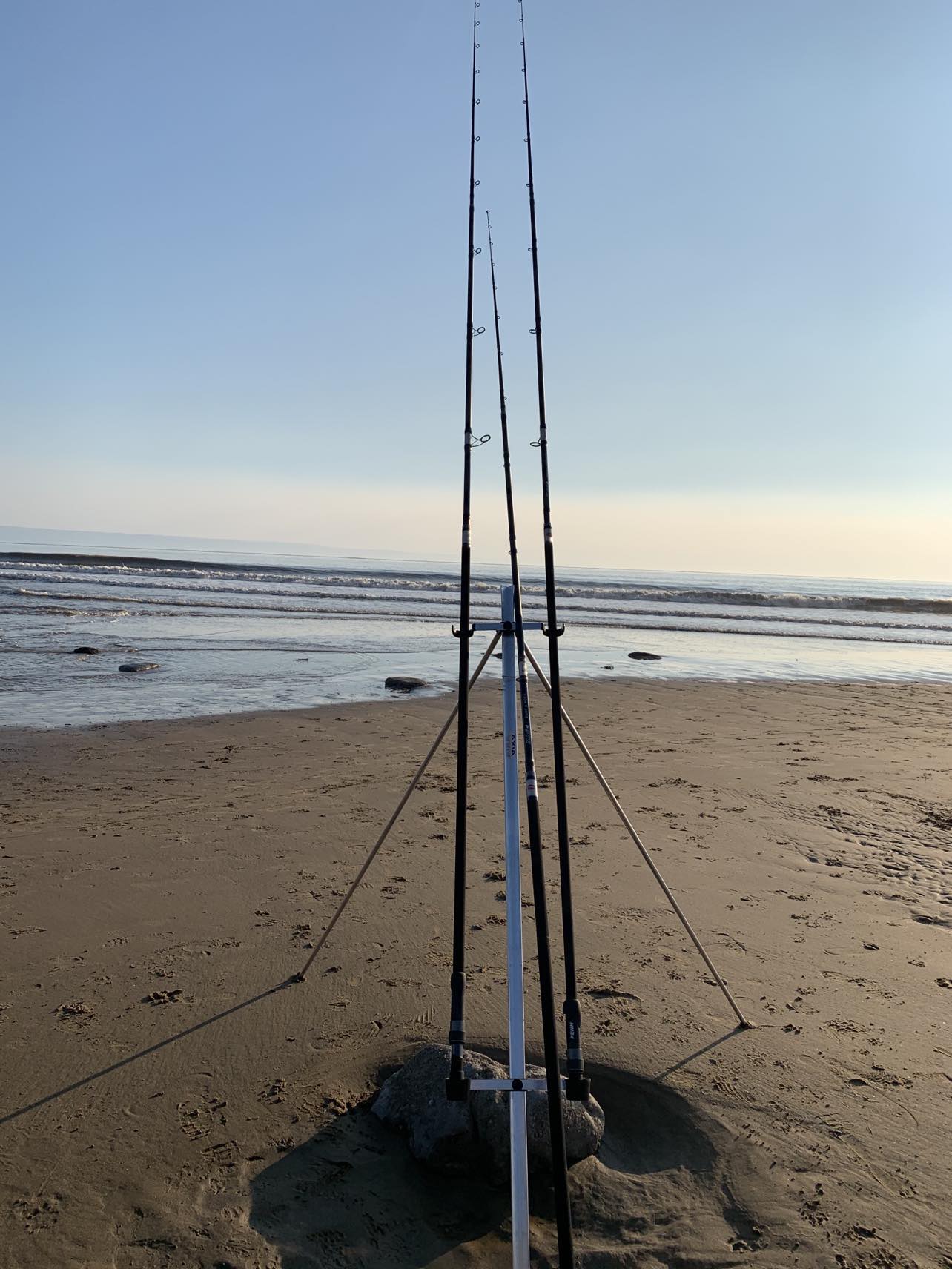 How to Choose a Beachcaster Rod and Reel: A Complete Buying Guide