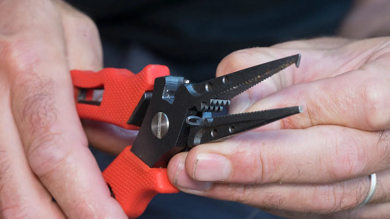 Rage belt pliers Reelfishing