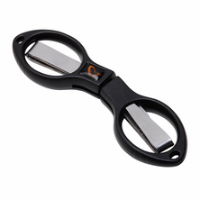 Savage Gear Magic folding scissors at Reelfishing